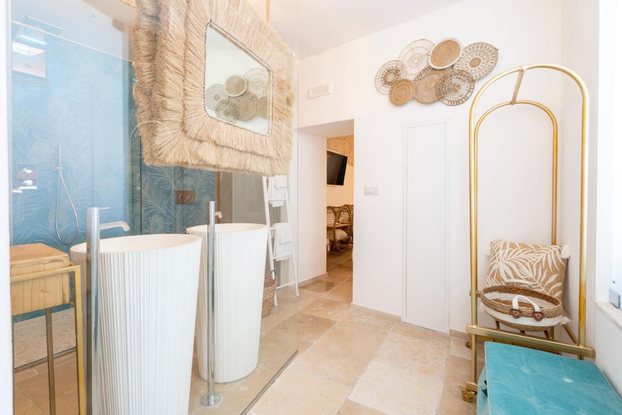 Apulia Charming Suites - Casa Lonfo Suite Sole Monopoli Exterior foto