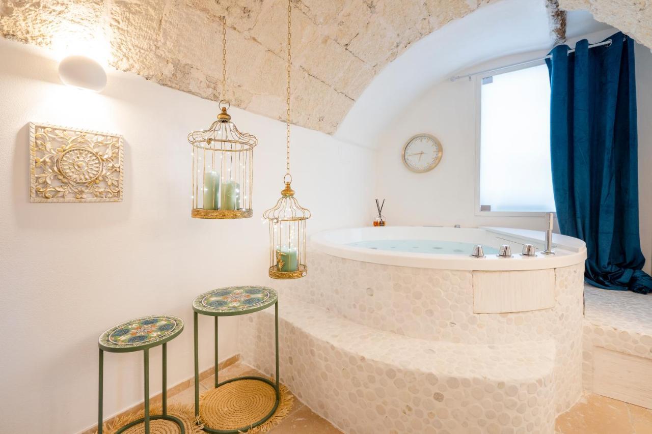 Apulia Charming Suites - Casa Lonfo Suite Sole Monopoli Exterior foto